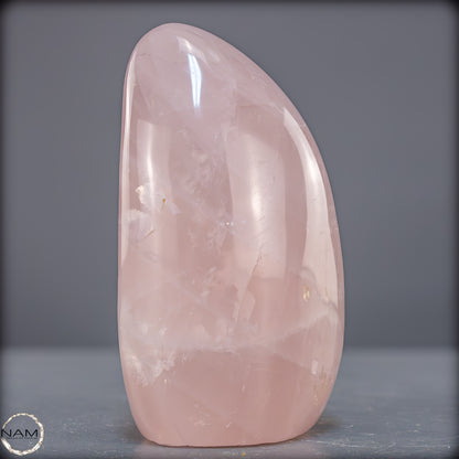 Natürliche Rosenquarz-Kristall Freiform aus Brasilien - 869,45g