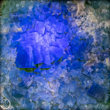 Natürliche Grüner Fluorit Kristalle auf Matrix - 24752,62g