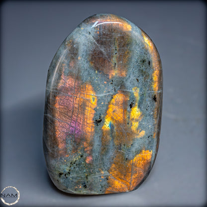 Natürliche Labradorit Kristall-Freiform - 829,53g