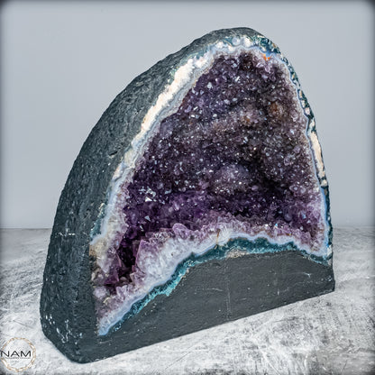 Natürliche Intensive Amethyst-Achat-Kristall Kathedrale/Druse - 19109,31g