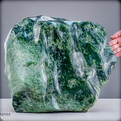 Natürliche Hochwertige Jade-Nephrit Freiform- 27136.82 g