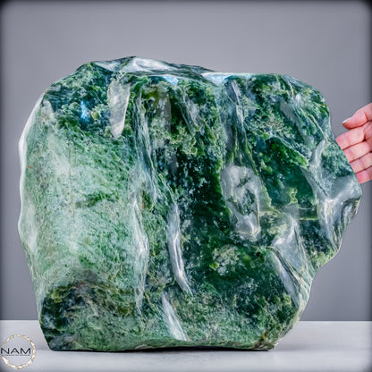 Natürliche Hochwertige Jade-Nephrit Freiform- 27136.82 g