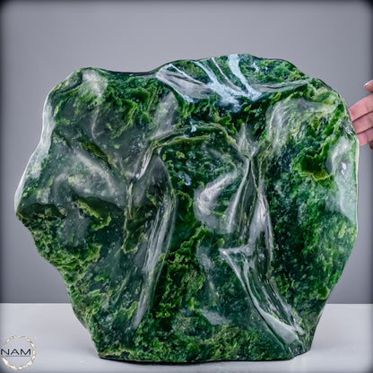 Natürliche Hochwertige Jade-Nephrit Freiform- 27136.82 g