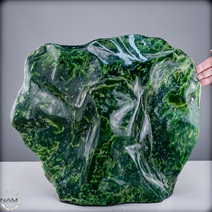 Natürliche Hochwertige Jade-Nephrit Freiform- 27136.82 g