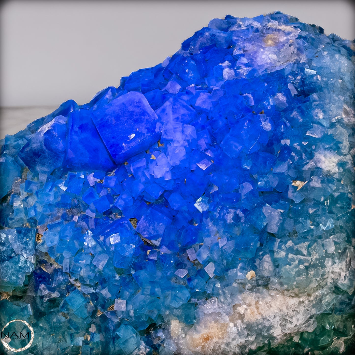 Natürliche Grüner Fluorit Kristalle auf Matrix -10644,55g