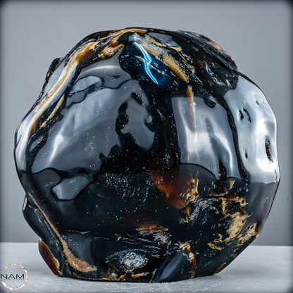 Naturlicher Großer Blau-Roter Bernstein aus Indonesien auf Ständer - 4107,23 g