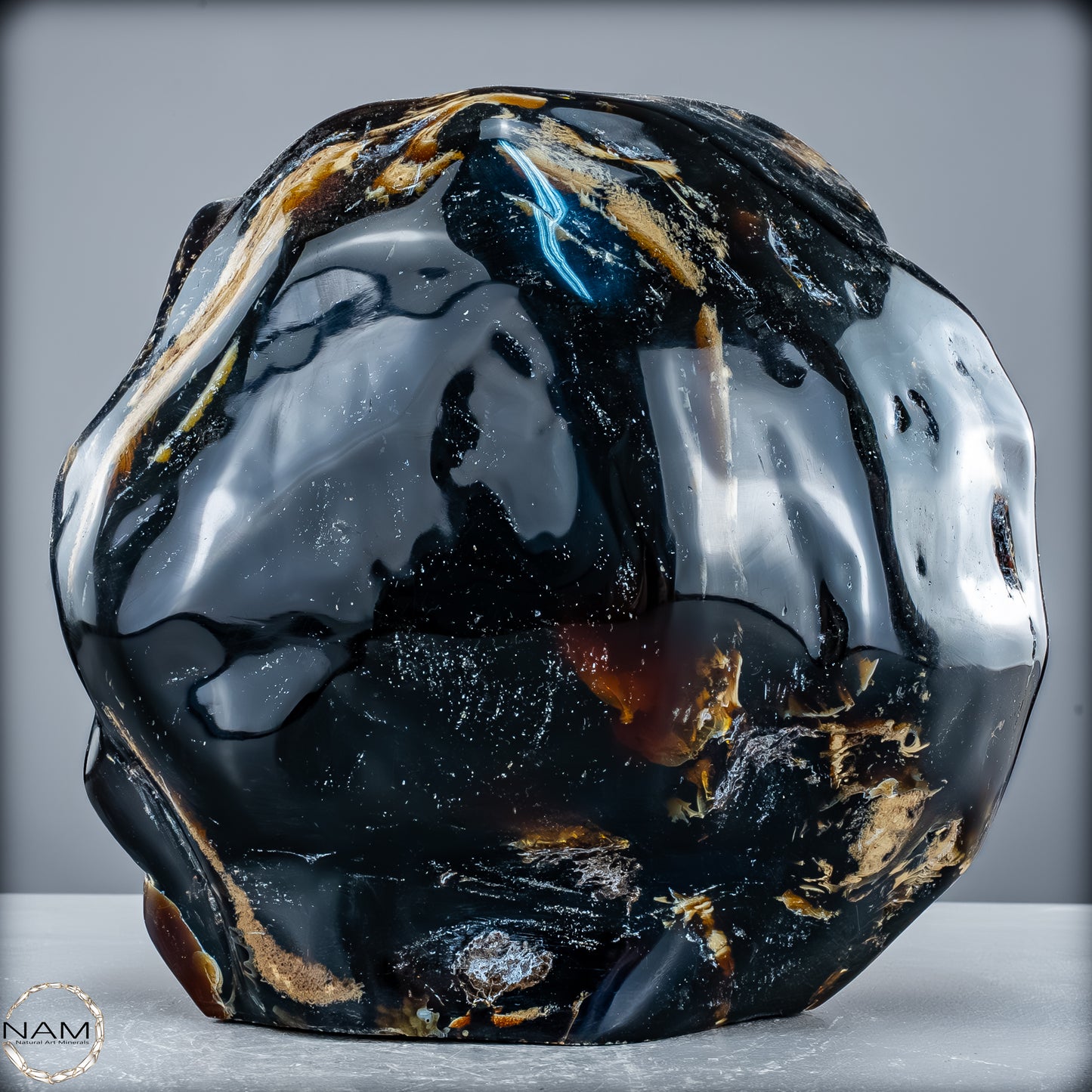 Naturlicher Großer Blau-Roter Bernstein aus Indonesien auf Ständer - 4107,23 g