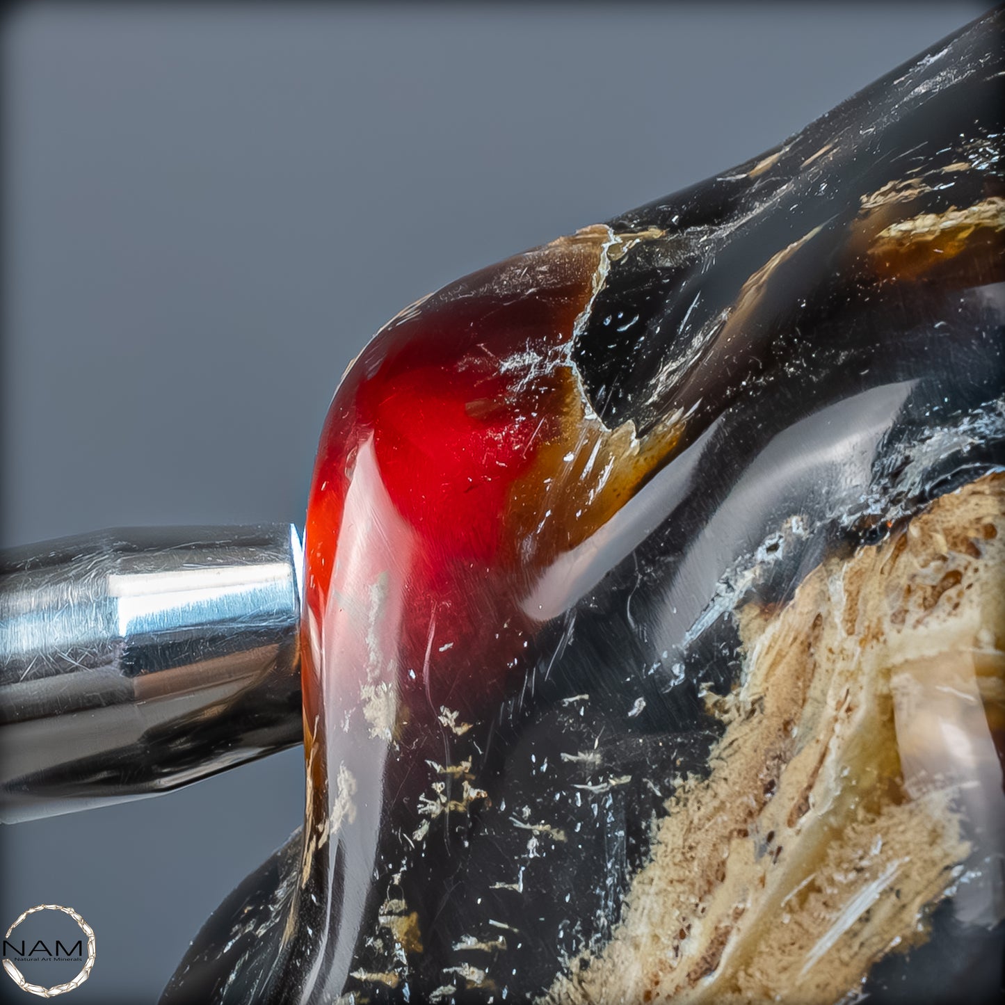 Naturlicher Großer Blau-Roter Bernstein aus Indonesien auf Ständer - 4107,23 g