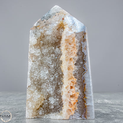 Achat Obelisk – Kraft, Klarheit und innere Stabilität 873,43g