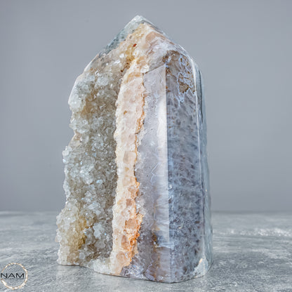 Achat Obelisk – Kraft, Klarheit und innere Stabilität 873,43g