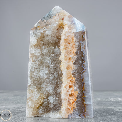 Achat Obelisk – Kraft, Klarheit und innere Stabilität 873,43g