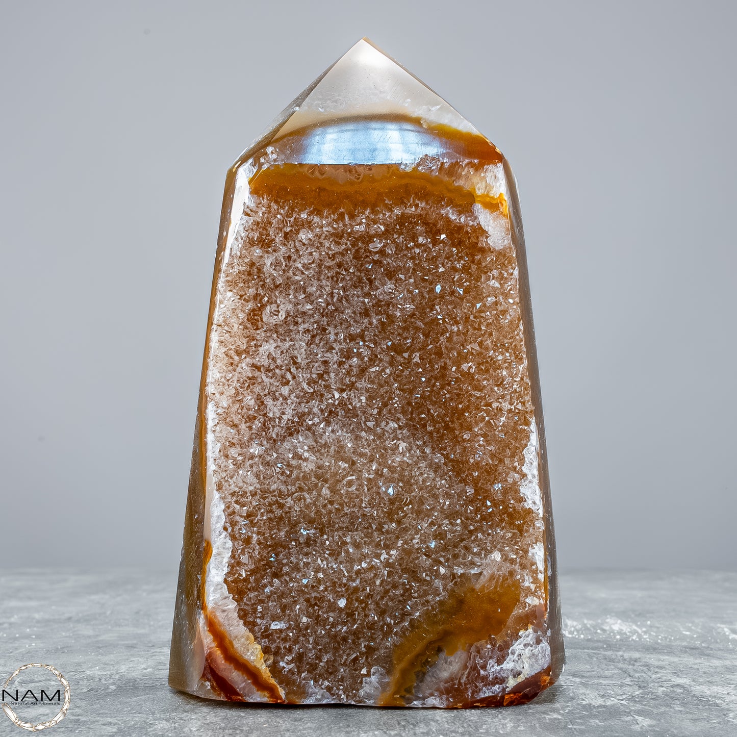 Achat Obelisk mit Chalcedon – Kraft, Klarheit und innere Stabilität 787,64g