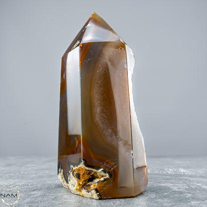 Achat Obelisk mit Chalcedon – Kraft, Klarheit und innere Stabilität 787,64g