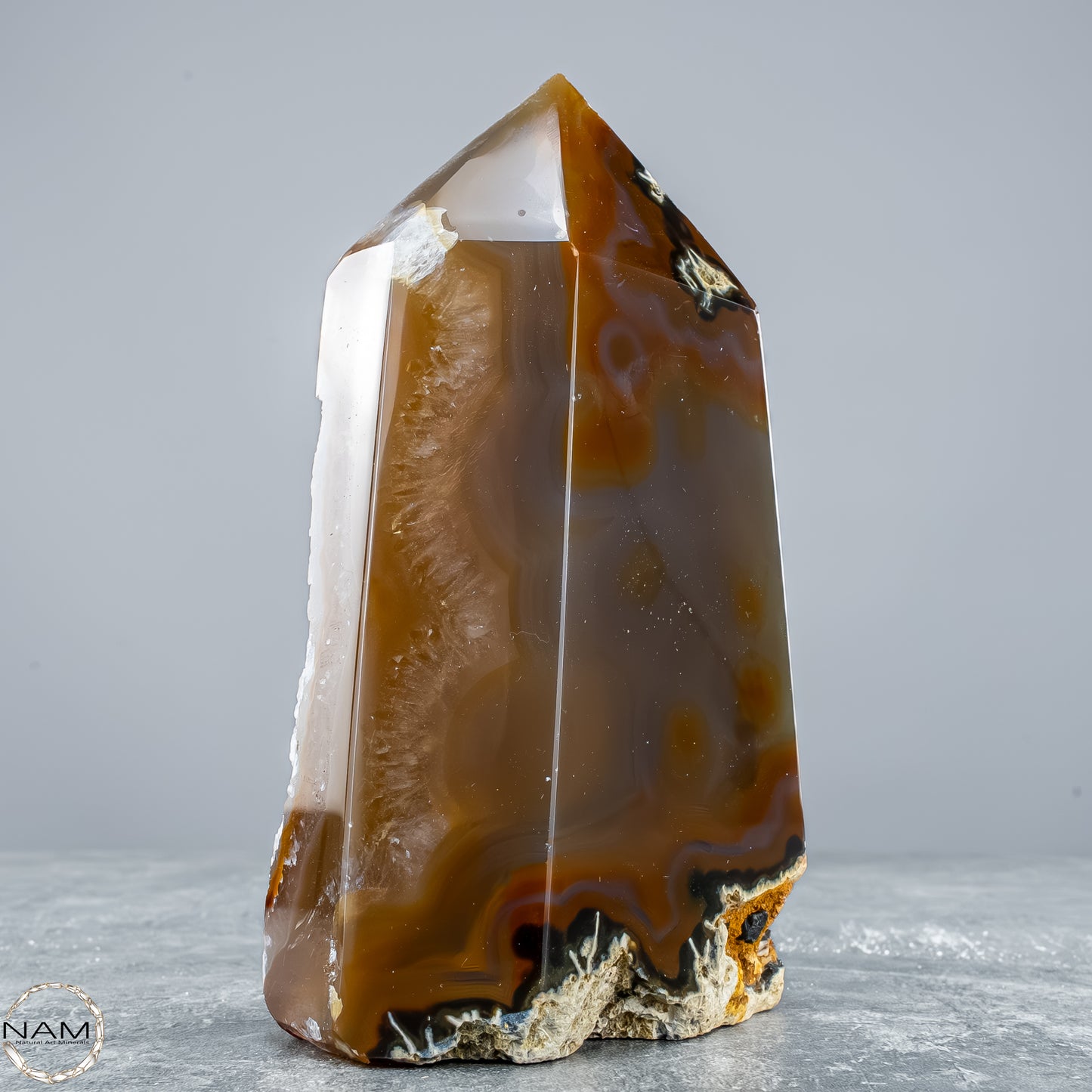 Achat Obelisk mit Chalcedon – Kraft, Klarheit und innere Stabilität 787,64g