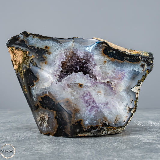 Schwarzer Achat mit Druse und Amethyst – Tiefe, Mystik und Licht im Inneren der Dunkelheit aus Brasilien 1222,66g