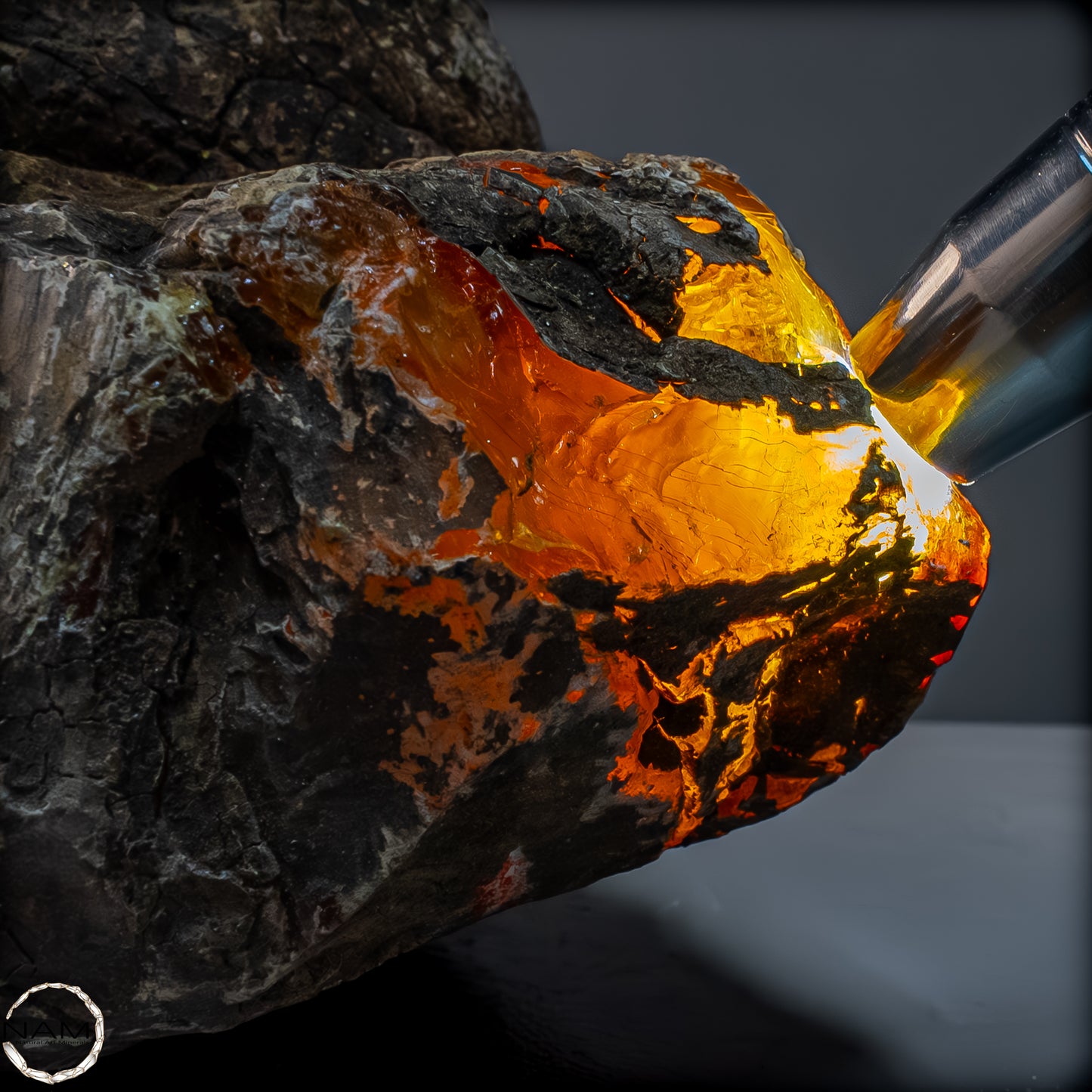 Naturlicher Blau-Roter Bernstein aus Indonesien - 6248,49 g