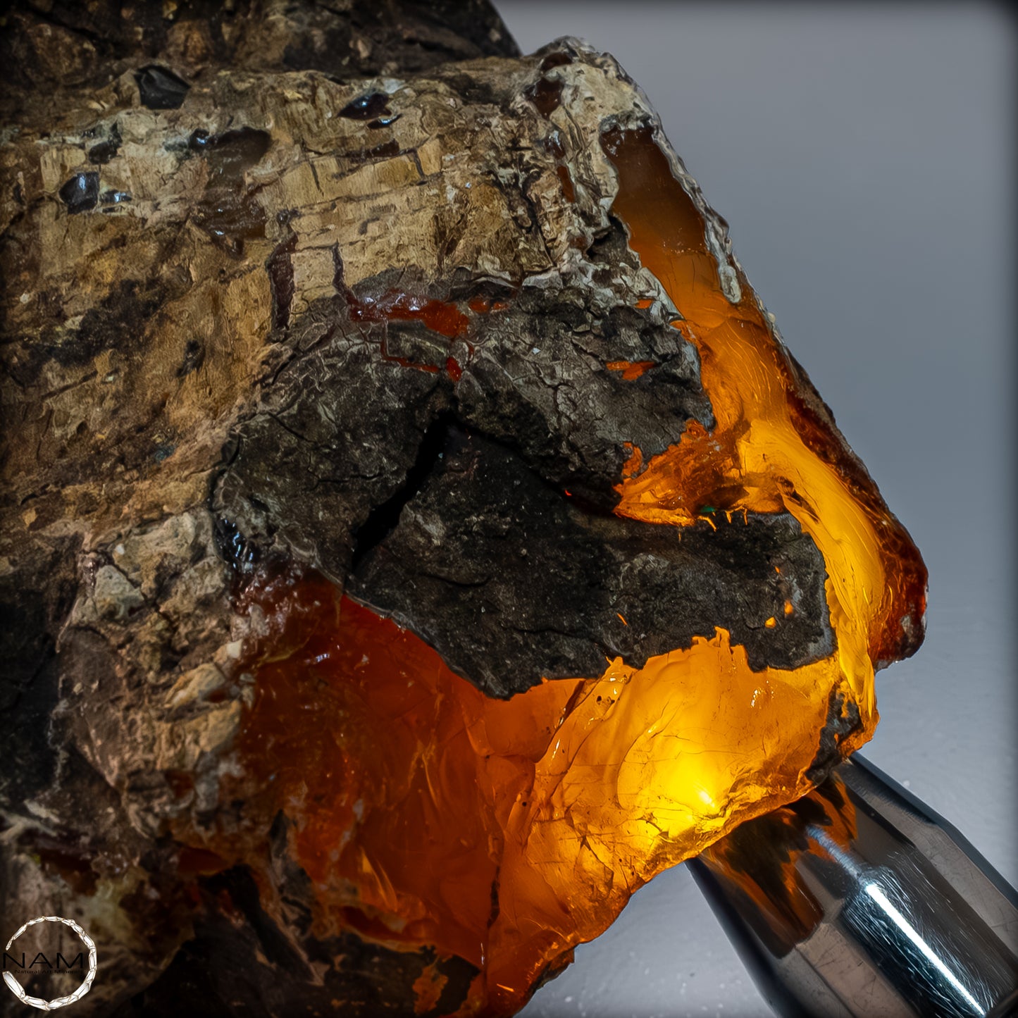 Naturlicher Blau-Roter Bernstein aus Indonesien - 6248,49 g