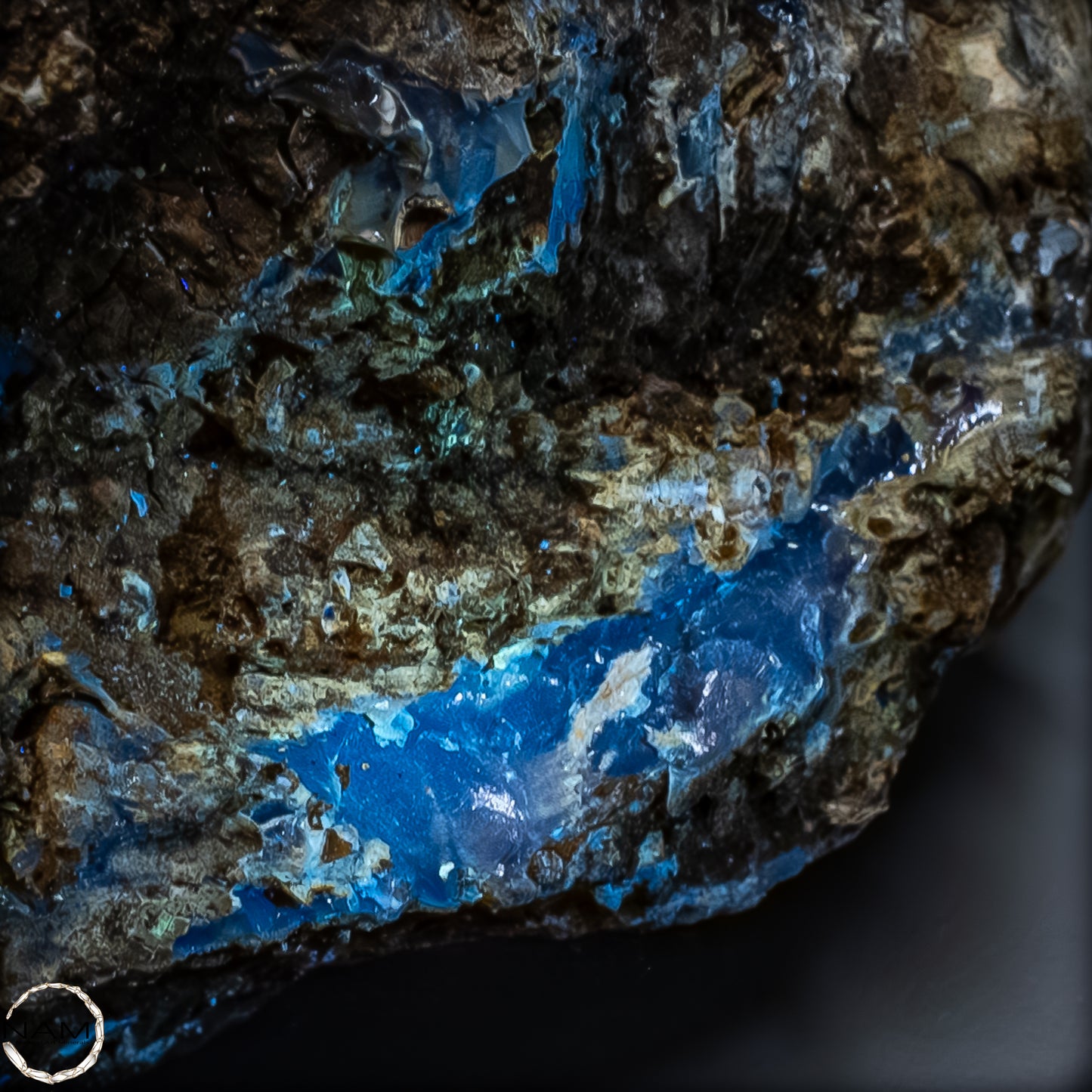 Naturlicher Blau-Roter Bernstein aus Indonesien - 6248,49 g