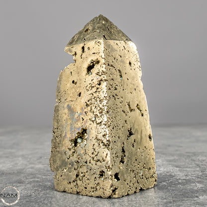 Natürlicher Pyrit-Kristall Obelisk –  236,55g