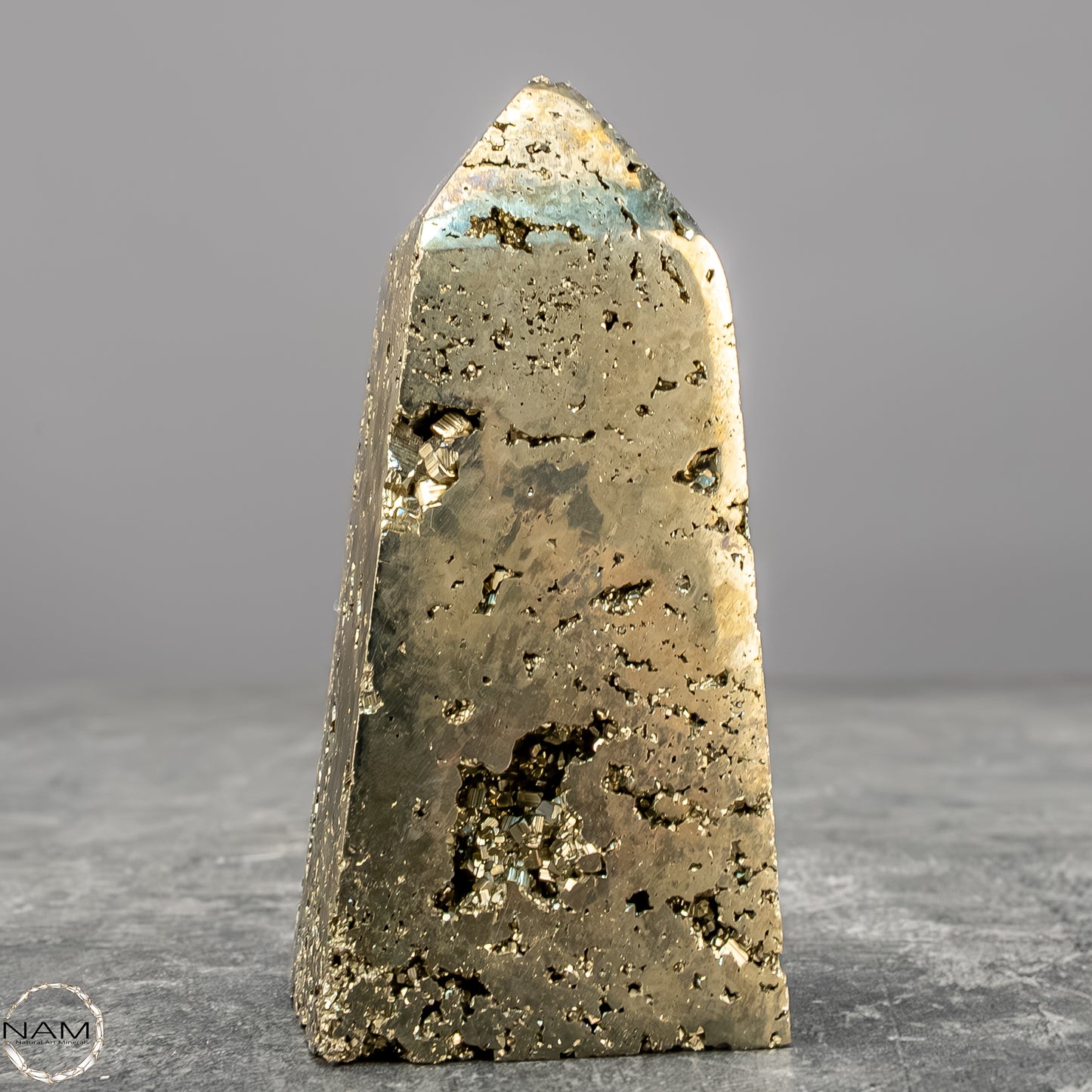 Natürlicher Pyrit-Kristall Obelisk –  236,55g