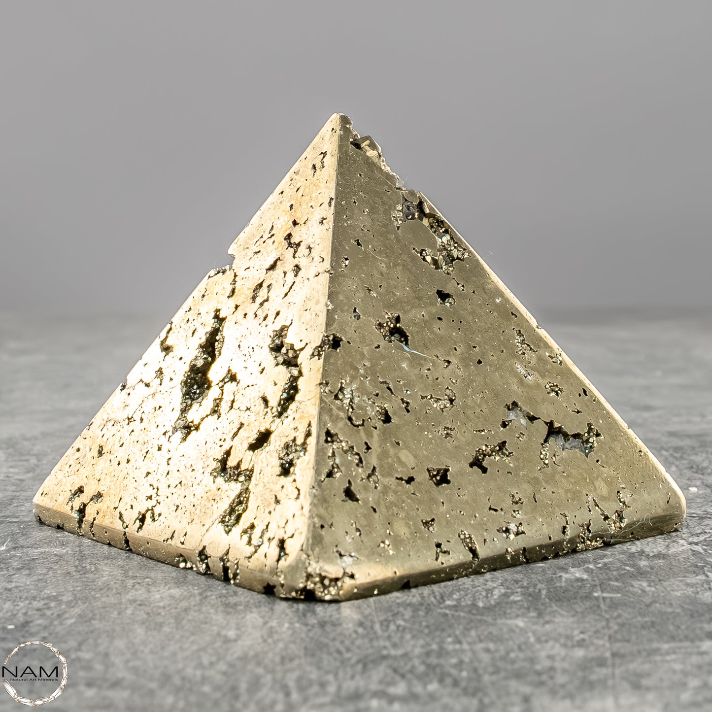 Natürliche Pyrit-Kristall Pyramide – 291,73g