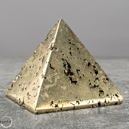 Natürliche Pyrit-Kristall Pyramide – 291,73g
