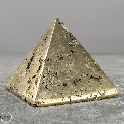 Natürliche Pyrit-Kristall Pyramide – 291,73g
