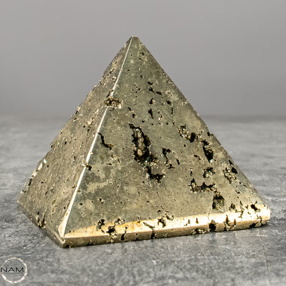 Natürliche Pyrit-Kristall Pyramide – 291,73g