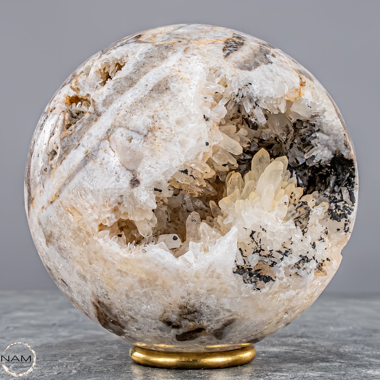 Nadelquarz-Kugel aus Indonesien – Kristalline Harmonie aus der Tiefe der Erde 1589,71g