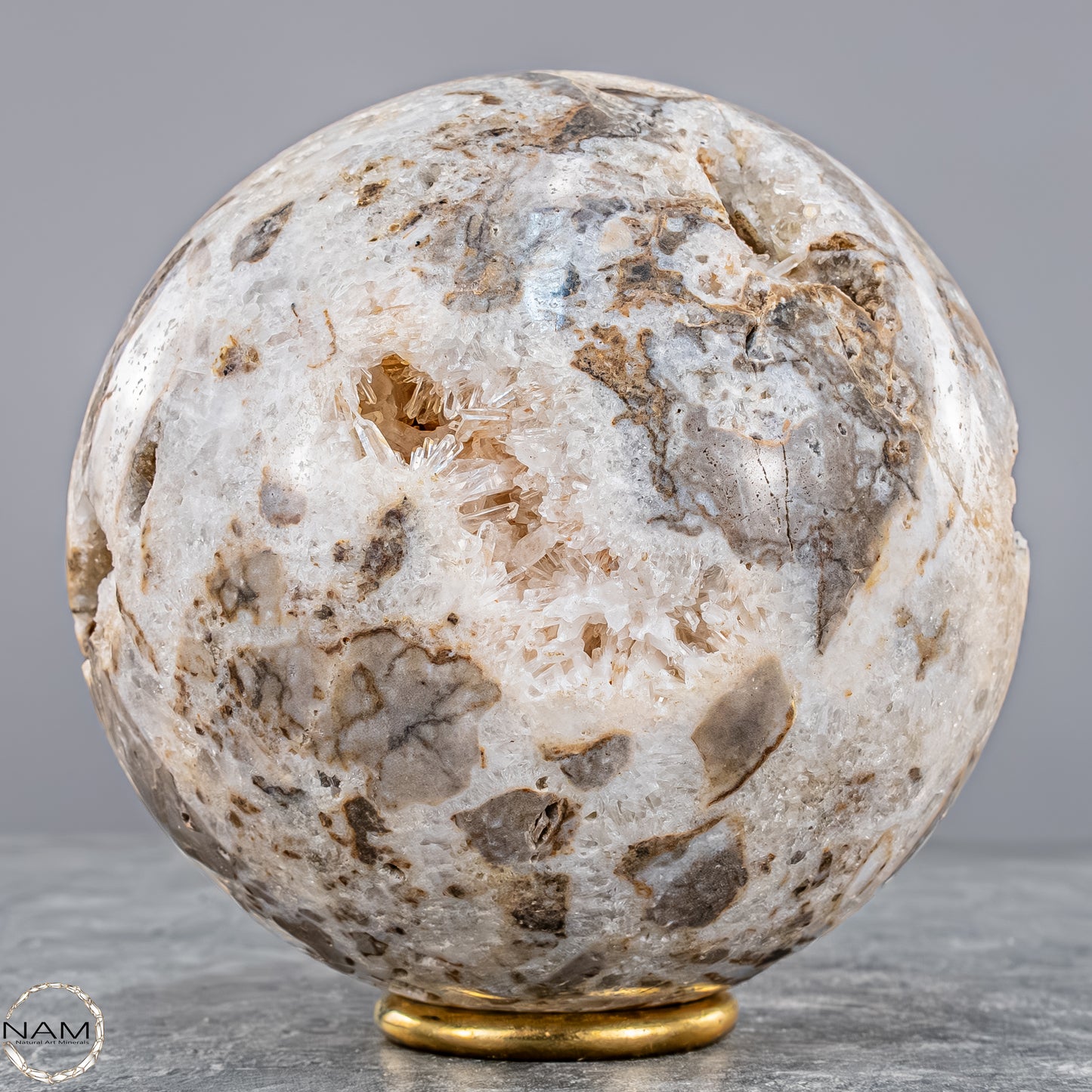 Nadelquarz-Kugel aus Indonesien – Kristalline Harmonie aus der Tiefe der Erde 1589,71g