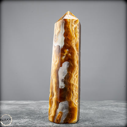 Natürlicher Aragonit Obelisk - 551,83 g