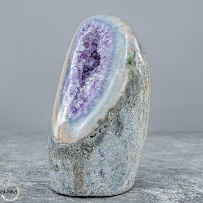 Natürliche Achat-Druse mit Amethyst – 509,35g