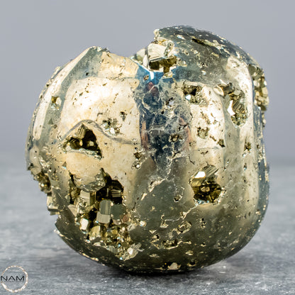 Natürliche Pyrit-Kristall Freiform - 403,17g