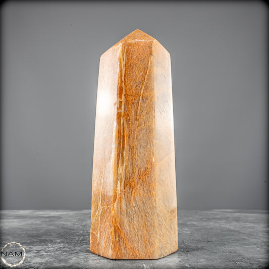 Pfirsich-Mondstein Obelisk - 853,18 g