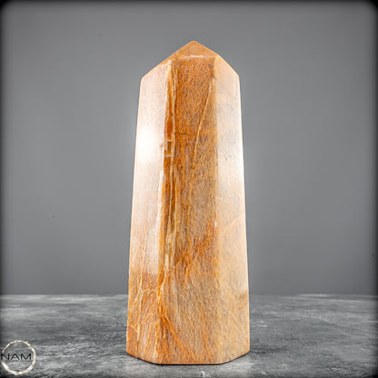 Pfirsich-Mondstein Obelisk - 853,18 g