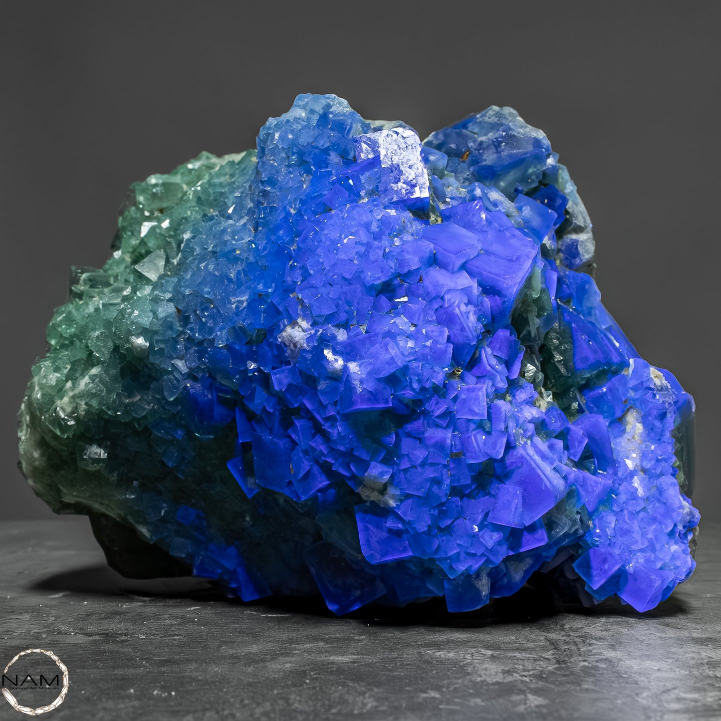 Natürliche Grüner Fluorit Kristalle auf Matrix -  3593,17g