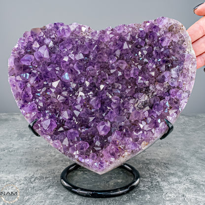 Natürlicher Amethyst-Herz Druse auf Ständer – 2632,34g