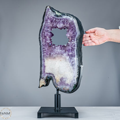 Amethyst-Scheibe auf mit pinkfarbenen Amethyst-Kristalle - 11166,66g