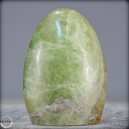Natürliche Grüne Fluorit-Kristall Freiform - 936,41g