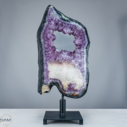 Amethyst-Scheibe auf mit pinkfarbenen Amethyst-Kristalle - 11166,66g