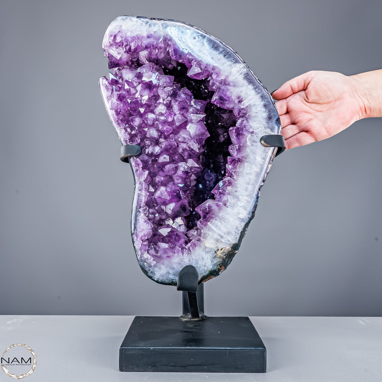 Natürliche Amethyst-Kristalle/Druse auf Ständer - 11267,77g