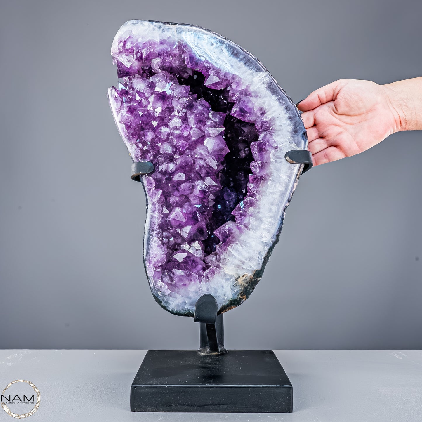 Natürliche Amethyst-Kristalle/Druse auf Ständer - 11267,77g