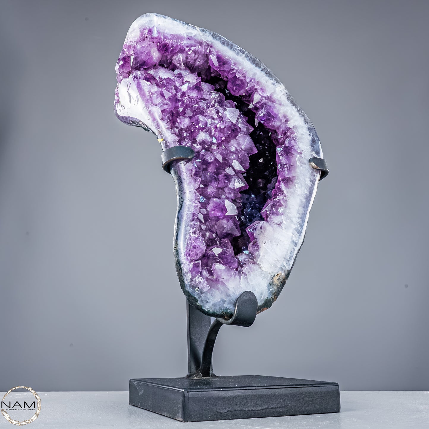 Natürliche Amethyst-Kristalle/Druse auf Ständer - 11267,77g