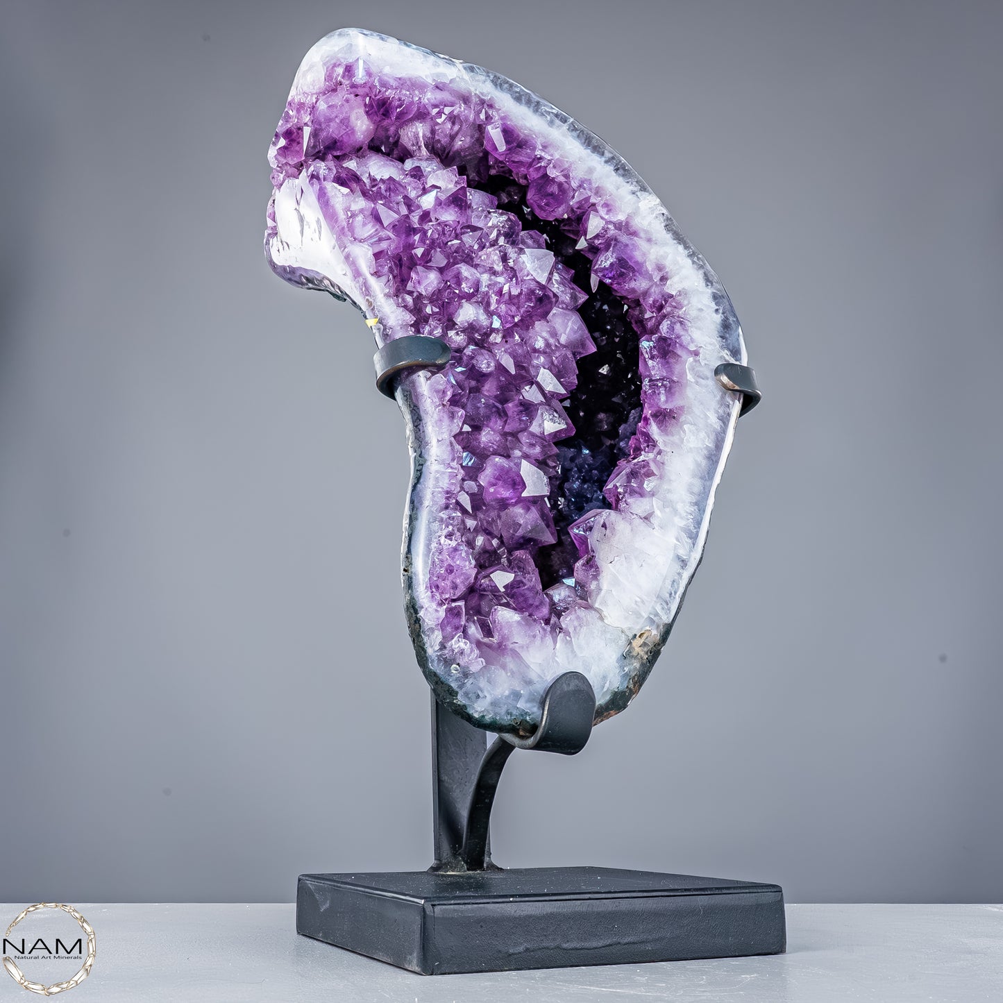 Natürliche Amethyst-Kristalle/Druse auf Ständer - 11267,77g