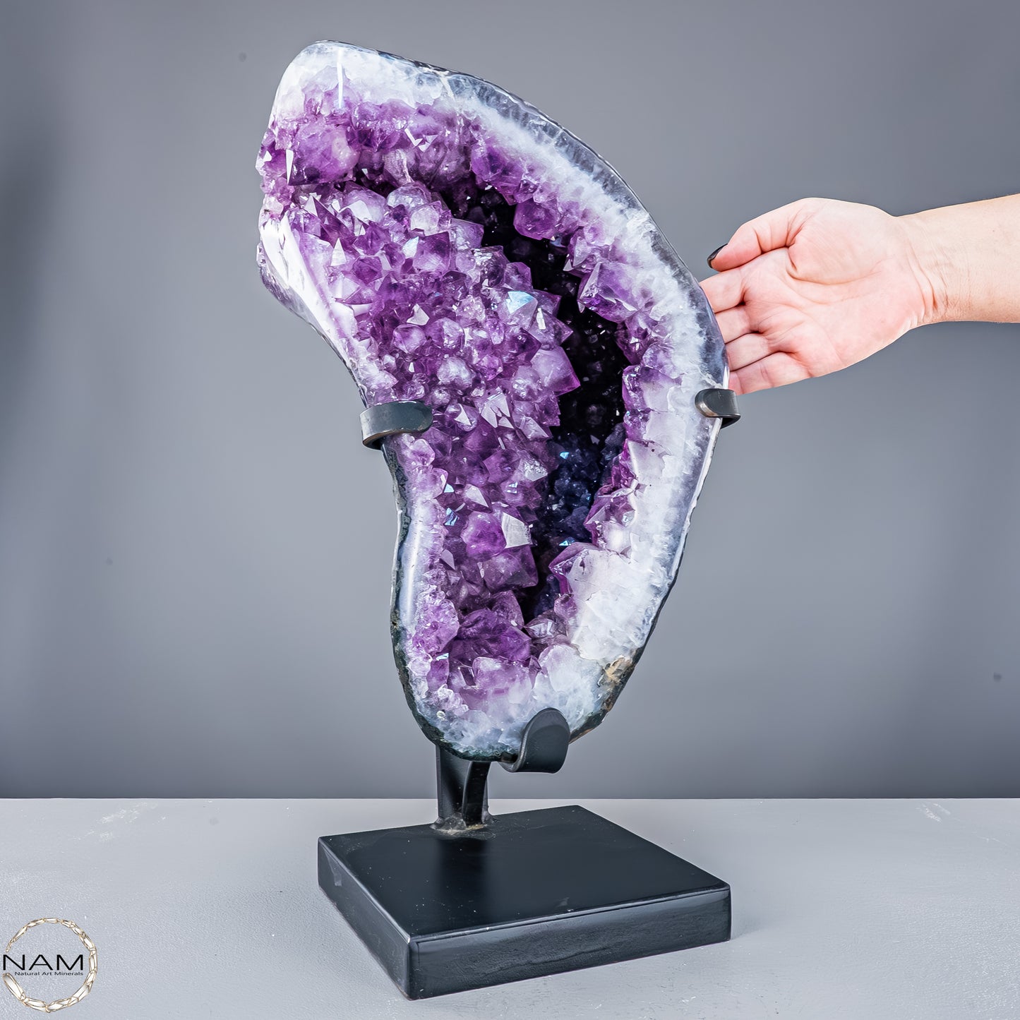 Natürliche Amethyst-Kristalle/Druse auf Ständer - 11267,77g
