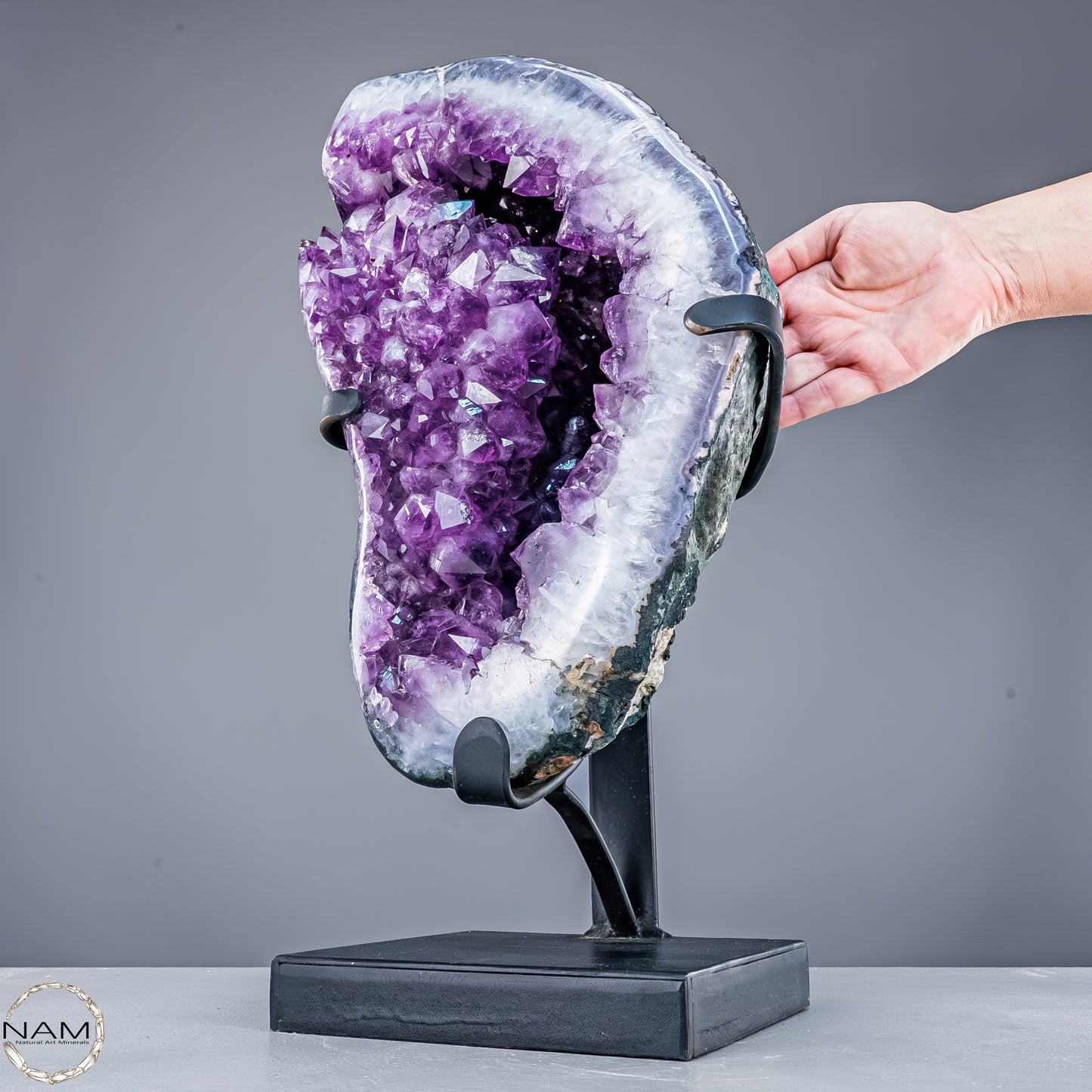 Natürliche Amethyst-Kristalle/Druse auf Ständer - 11267,77g