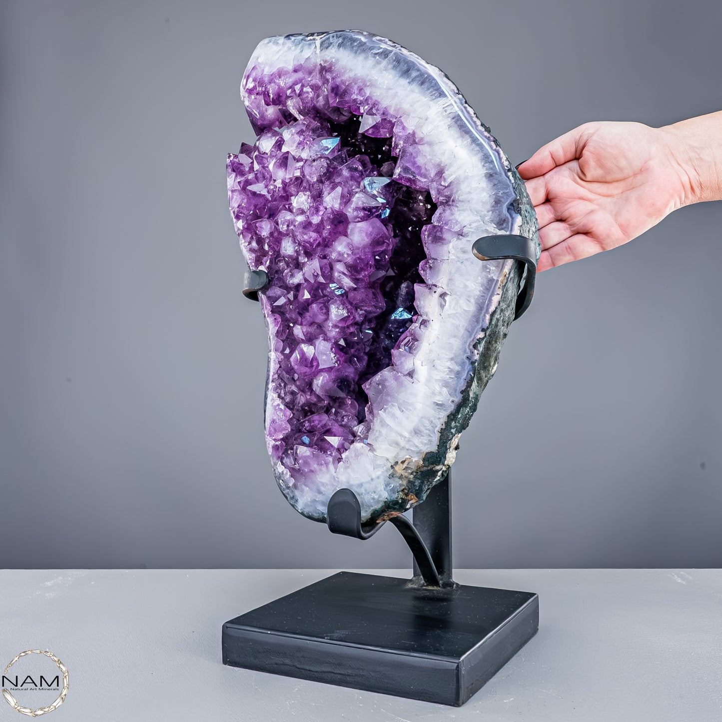Natürliche Amethyst-Kristalle/Druse auf Ständer - 11267,77g