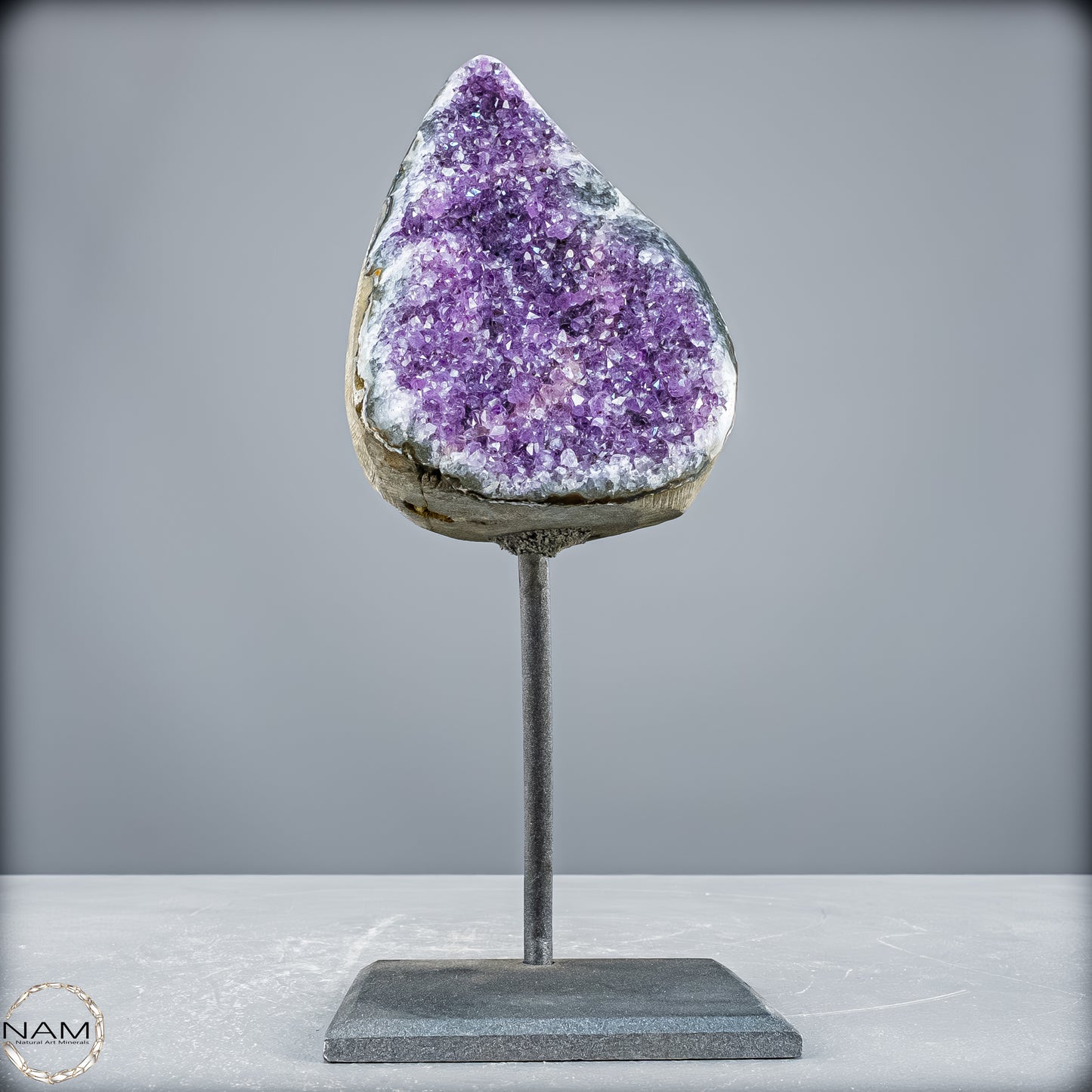 Natürliche Amethyst-Kristalle/Druse auf Ständer - 1907,65 g