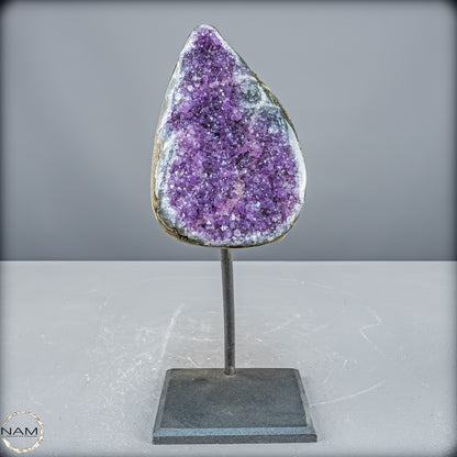 Natürliche Amethyst-Kristalle/Druse auf Ständer - 1907,65 g