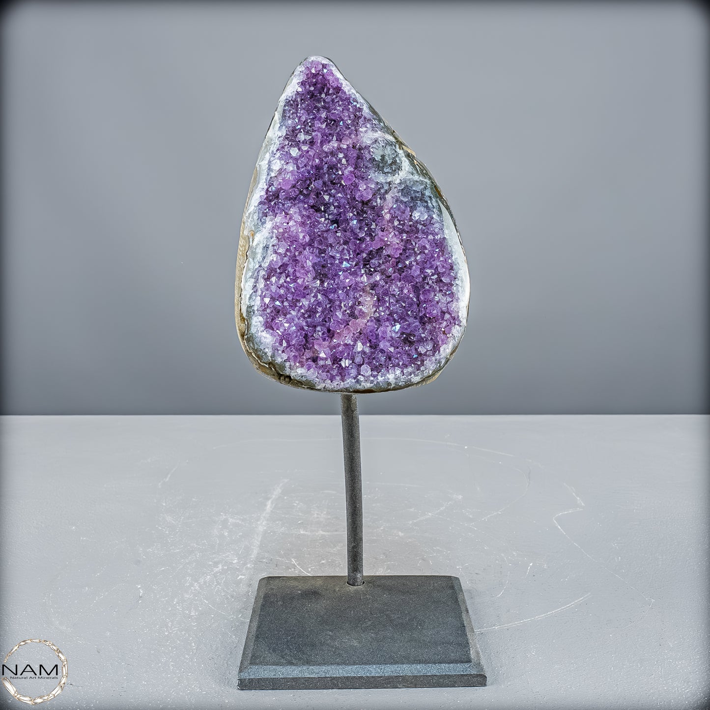 Natürliche Amethyst-Kristalle/Druse auf Ständer - 1907,65 g